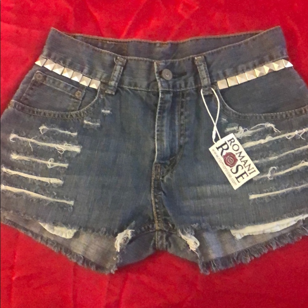 Very cute short blue